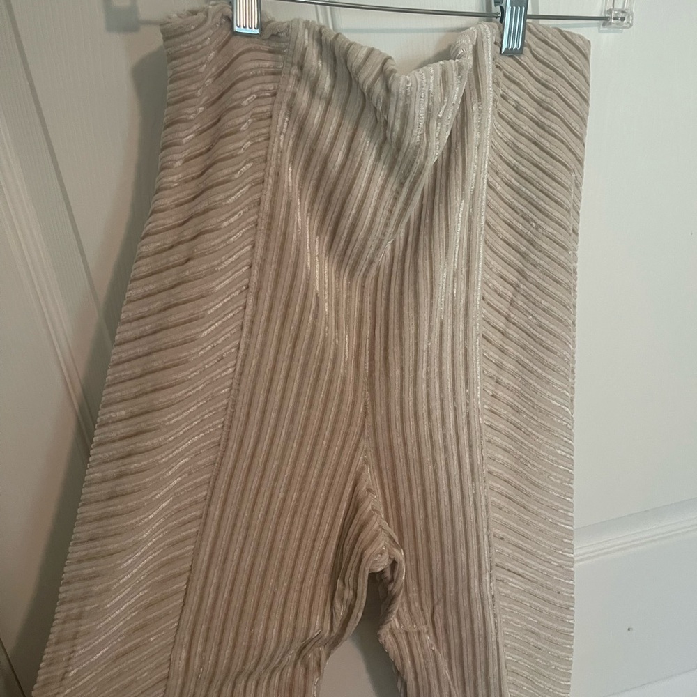 Free People Penny Pull on velvet pants. - Picture 3 of 6